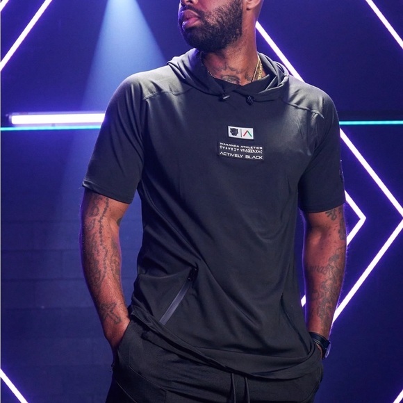 NWT Marvel Wakanda Forever x Actively Black Workout Top Hoodie Large L - Picture 1 of 10